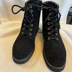 Van Eli/Priori suede lug sole boot
